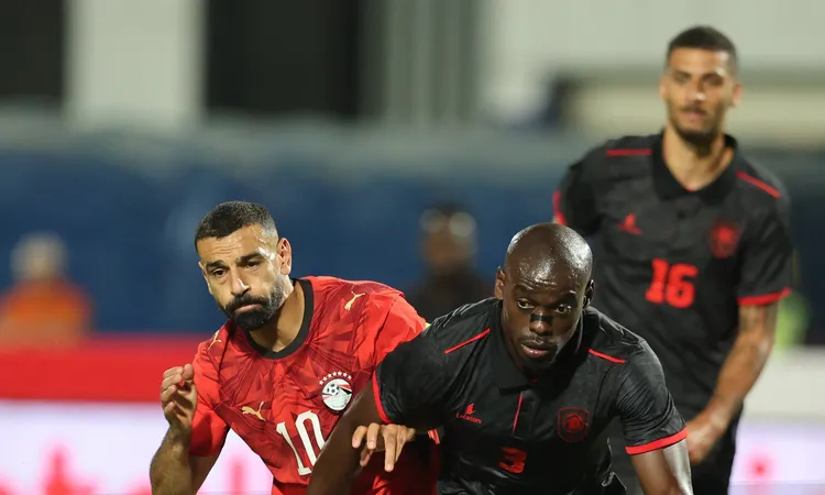 الشوط الأول ينتهي بالتعادل السلبي في مواجهة مصر وأنجولا بتصفيات أمم إفريقيا