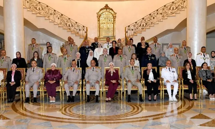 تكريم وزير الدفاع للقادة المخلصين في القوات المسلحة