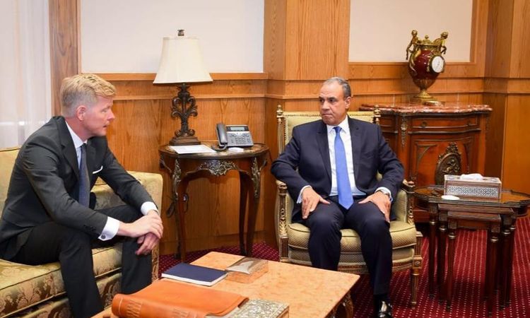 وزير الخارجية يناقش المستجدات في اليمن مع المبعوث الخاص للأمين العام للأمم المتحدة