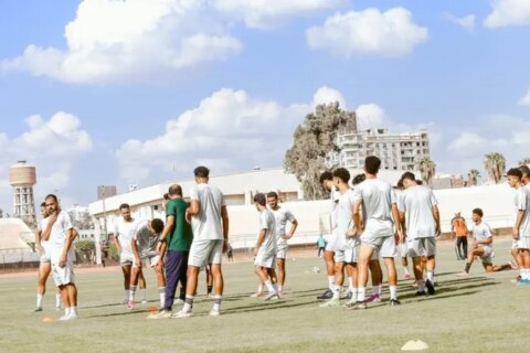 رئيس المنصورة يتفقد تدريبات الفريق قبل اللقاء المرتقب مع مسار في دوري المحترفين