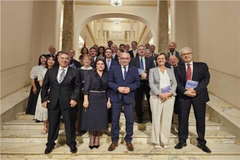 السفير التركي يرحب بمجموعة من السفراء في منزله لتقديم عرض عن حضارة مصر القديمة وحضارة الأناضول