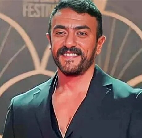أحمد العوضي يرد على انتقادات تشبيهه للسيدات بالسيارات: لا أقصد أي سوء، وأذكر والدي وعربته كمثال للتوضيح