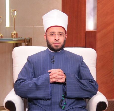 وزارة الأوقاف تقوم بتوزيع 8 آلاف بدلة أزهرية على الأئمة