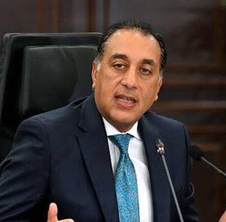 رئيس الوزراء يعلن الاستعداد لتنظيم مؤتمر برئاسة السيسي في أكتوبر القادم