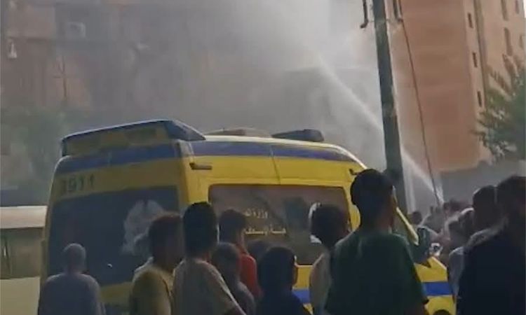 الحماية المدنية تنجح في السيطرة على حريق بالقرب من قسم شرطة الأزبكية دون تسجيل خسائر أو إصابات حتى اللحظة