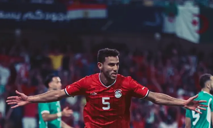 حمدي فتحي يتنحى عن معسكر منتخب مصر بعد تعرضه للإصابة