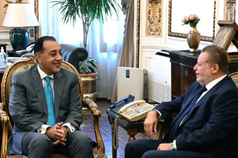 رئيس الوزراء يناقش مع محافظ البنك المركزي استراتيجيات لخفض التضخم وتعزيز التدفقات الدولارية