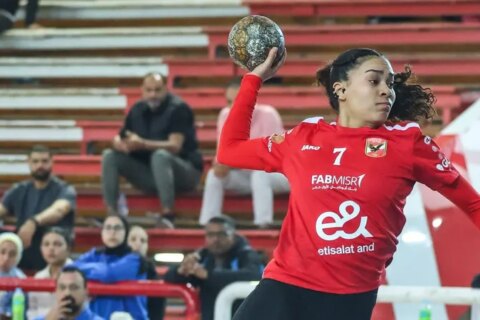 فريق سيدات الأهلي لكرة اليد يتحدى النصر في منافسات الدوري