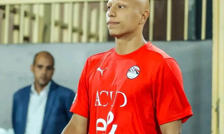 طبيب الأهلي يحدد تاريخ سفر عمرو الجزار إلى ألمانيا لإجراء عملية الرباط الصليبي
