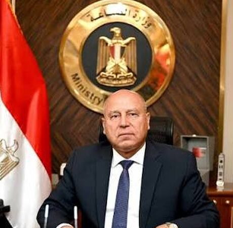 وزير النقل يقدم التهاني للسفير السعودي بمناسبة اليوم الوطني للمملكة