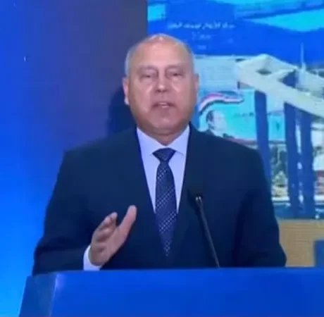 وزير النقل يعلن عن نمو ملحوظ في الموانئ المصرية خلال 2025 بنسبة 12% مقارنة بالسنة الماضية