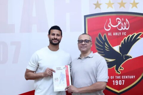 الشناوي يمدد عقده مع الأهلي حتى عام 2028