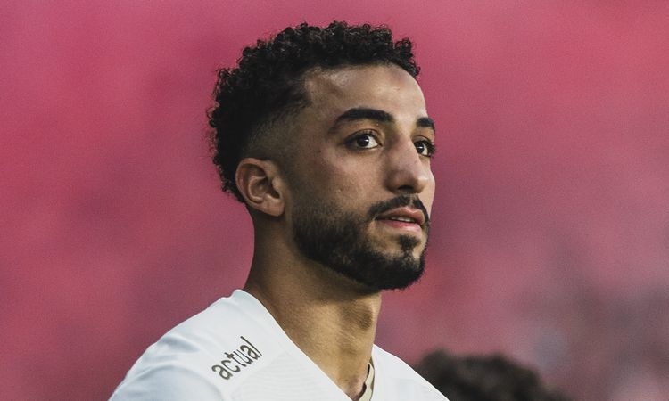 محمد عبد المنعم يوضح موقفه من المشاركة مع المنتخب في مباراة جنوب إفريقيا عقب استبعاده من مواجهة جنوب السودان
