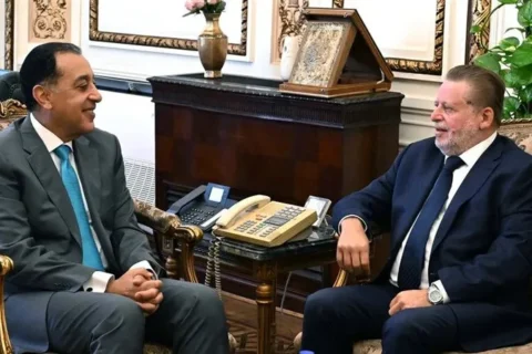 مدبولي يناقش مع محافظ البنك المركزي تحويلات المصريين بالخارج التي بلغت 29.7 مليار دولار