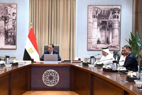 «الوزراء» توضح أن فيديو استغاثة المواطن حول رفض إجراء عملية لنجله يعود لتاريخ سابق والعملية تمت بنجاح