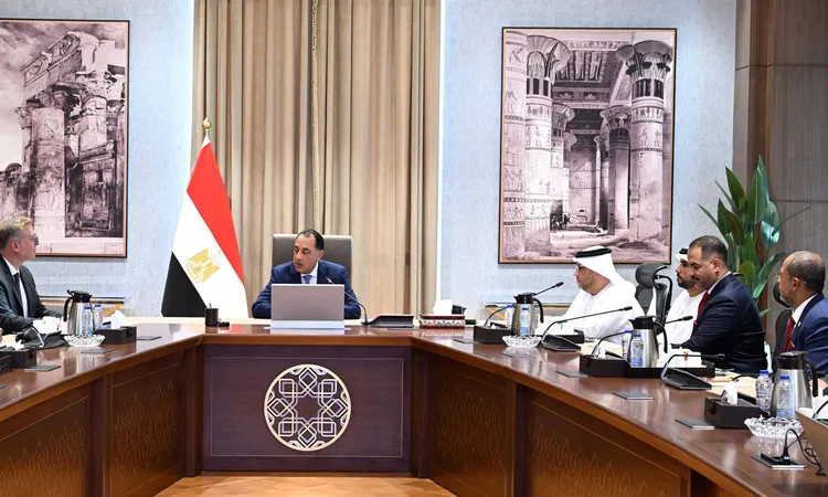 «الوزراء» توضح أن فيديو استغاثة المواطن حول رفض إجراء عملية لنجله يعود لتاريخ سابق والعملية تمت بنجاح