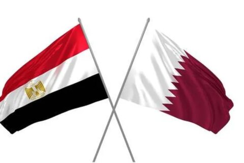 وزير الخارجية يلتقي برئيس الوزراء ووزير خارجية قطر لمناقشة العلاقات الثنائية
