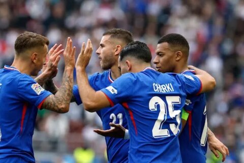 لاعب فرنسي سابق يكشف تفاصيل مواجهة الديوك أمام تركيا في دوري الأمم