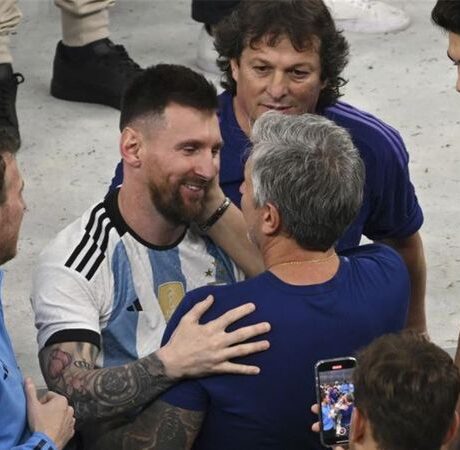 ميسي يكشف عن تفاصيل وداعه الوشيك مع المنتخب الأرجنتيني